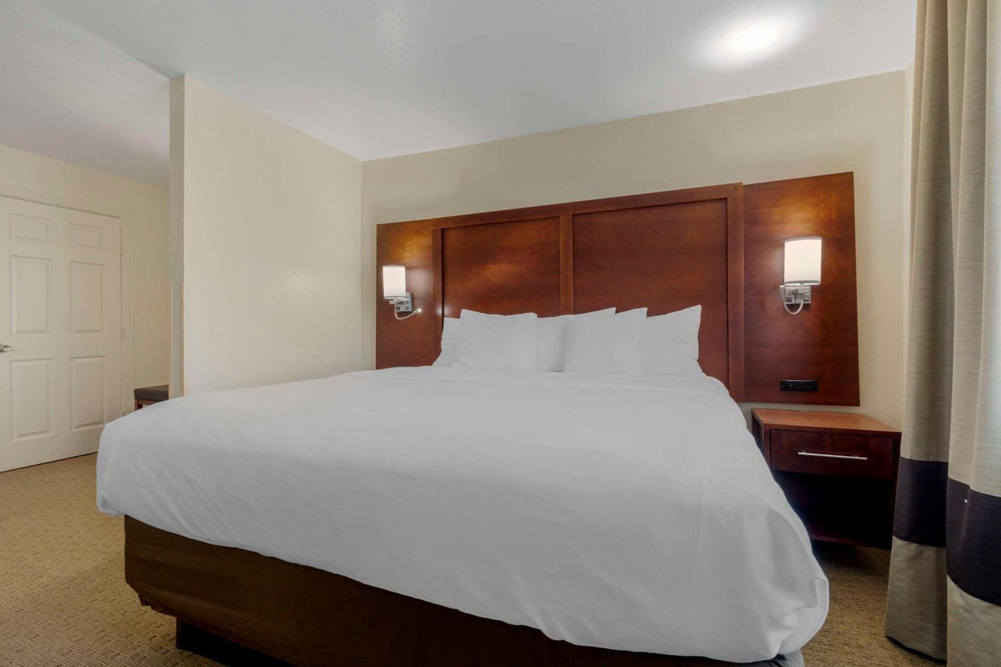 Comfort Suites Benbrook Exterior foto